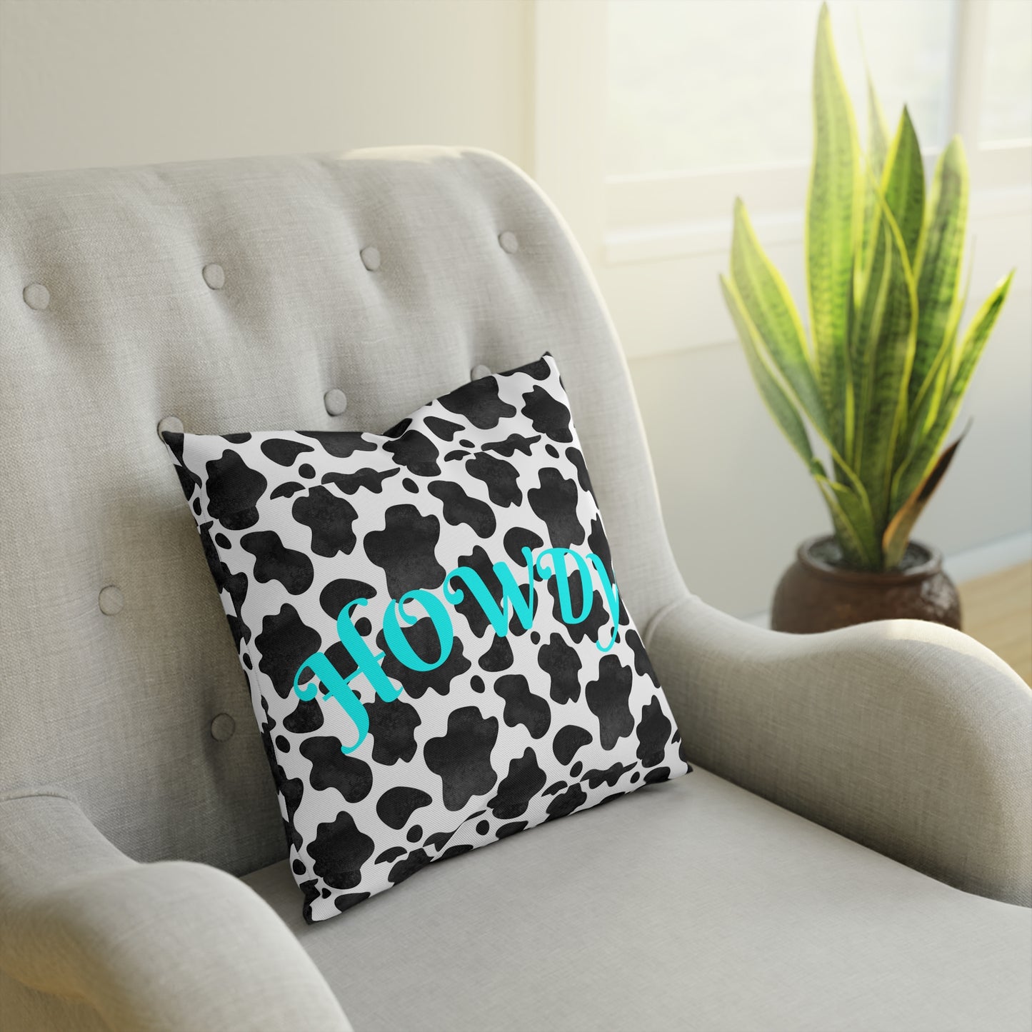 Howdy Cow Print Cushion - Decorative Throw Pillow for Farmhouse Style Home Décor